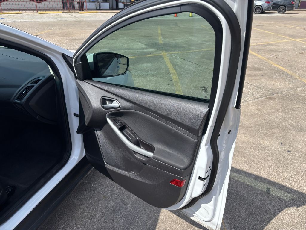2014 Ford Focus Image 15