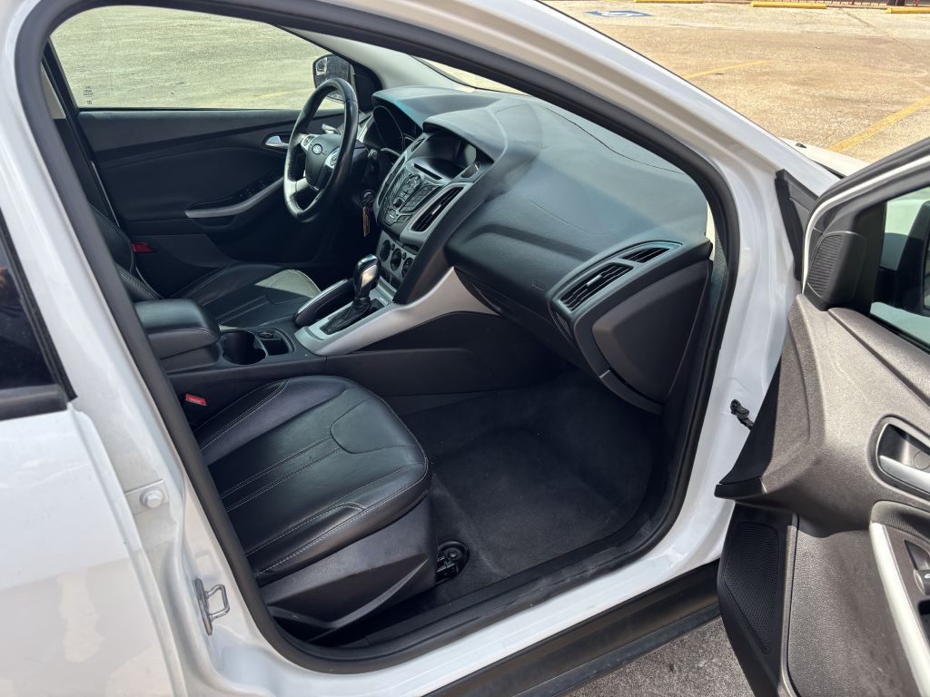 2014 Ford Focus Image 16