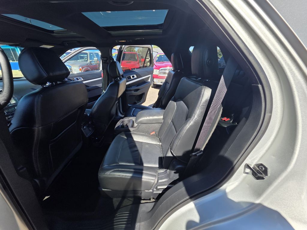 2016 Ford Explorer Image 13