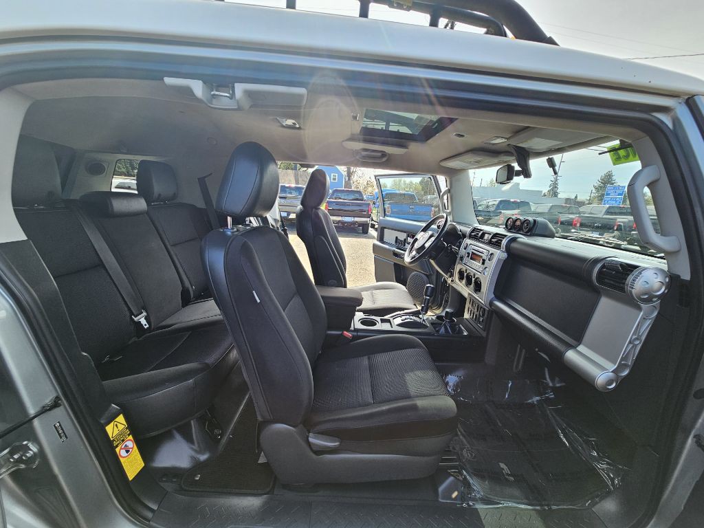 2012 Toyota FJ Cruiser Image 17