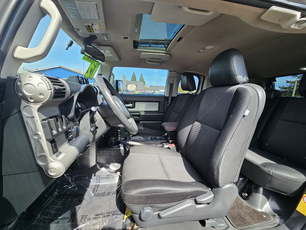 2012 Toyota FJ Cruiser Image 14