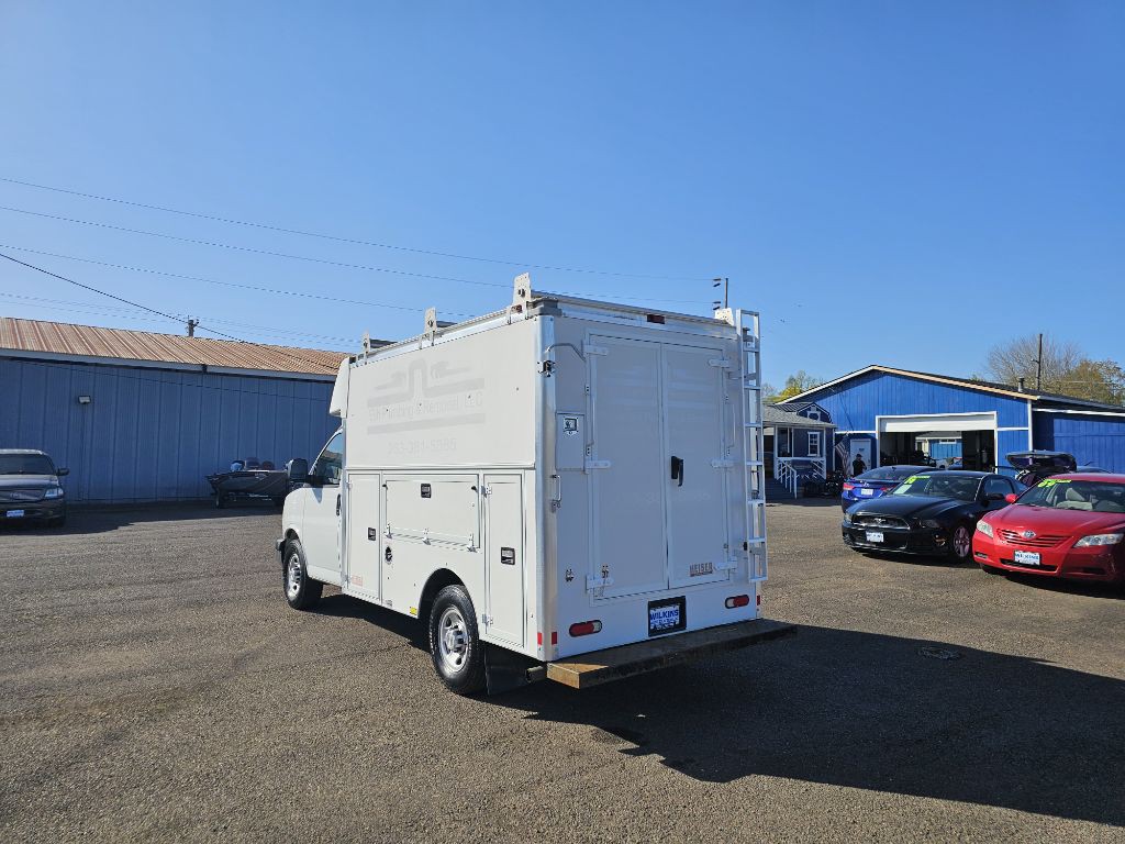 2017 Chevrolet Express Image 7