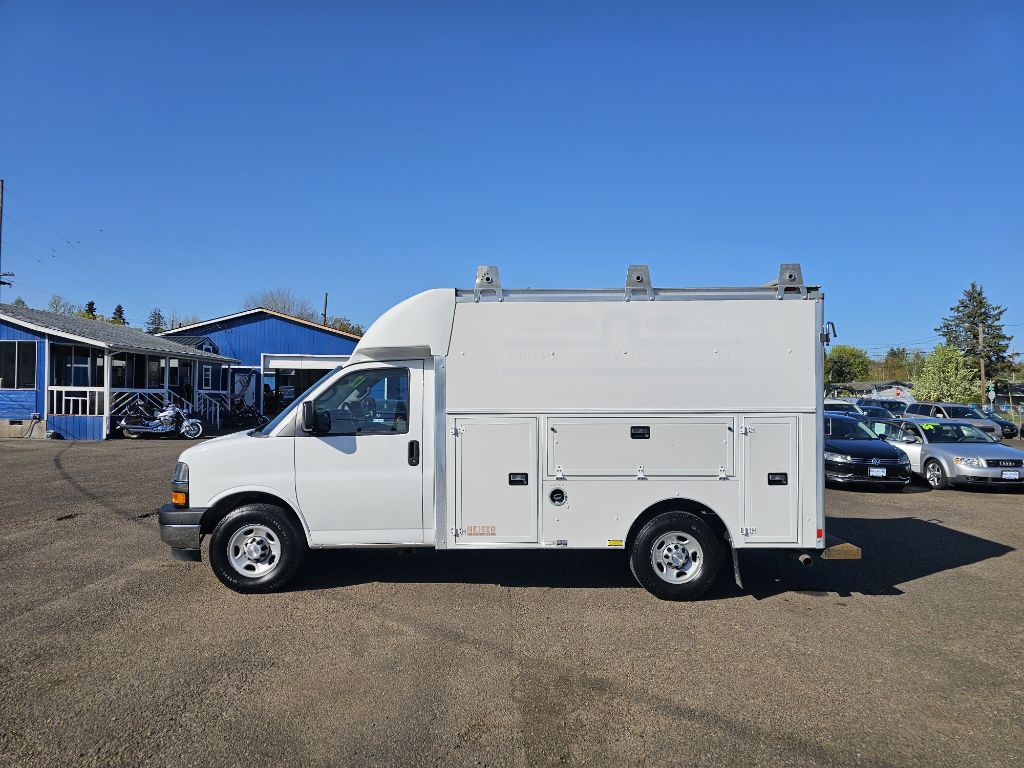 2017 Chevrolet Express Image 8