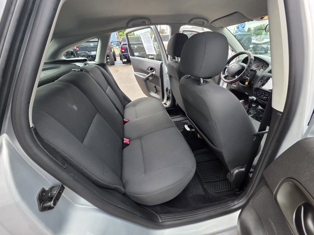 2006 Ford Focus Image 16