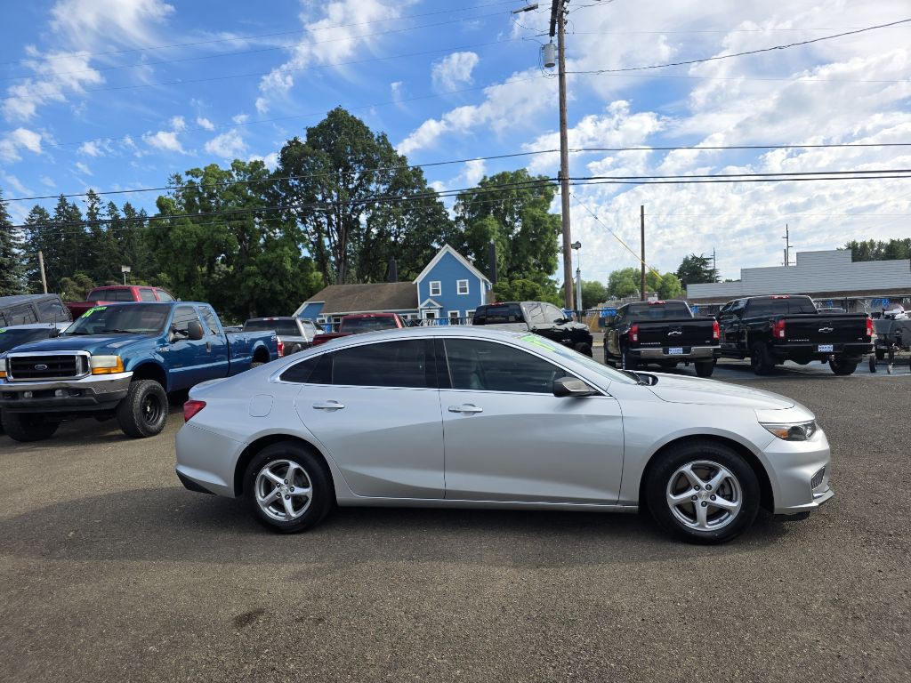 2017 Chevrolet Malibu Image 4
