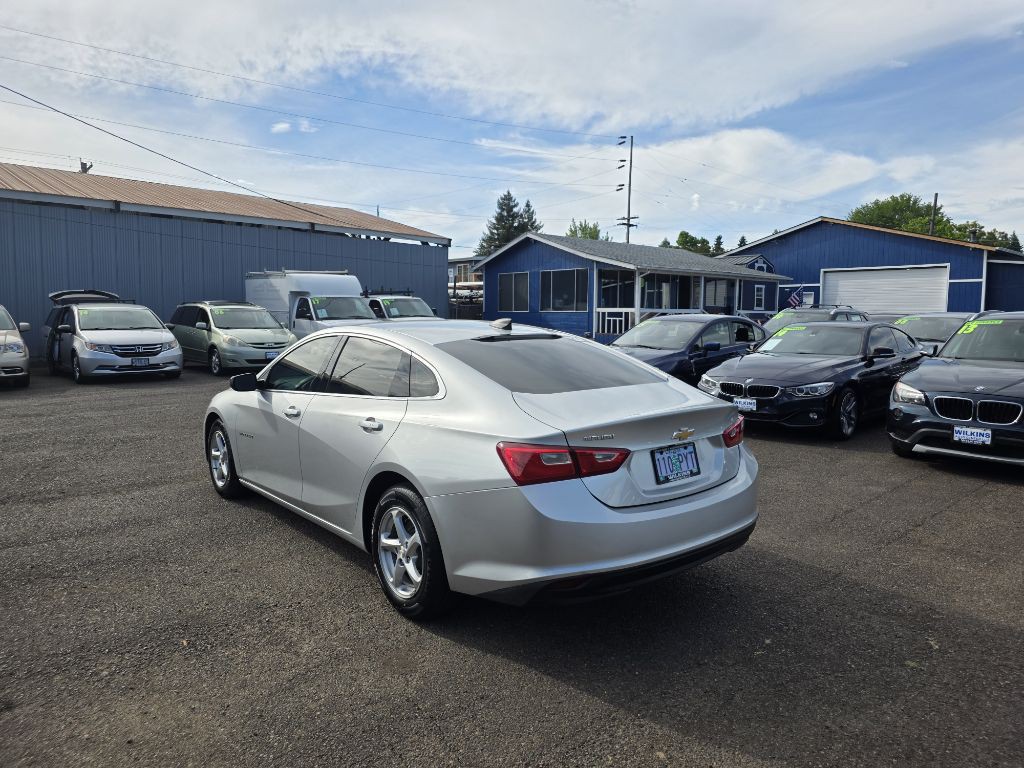 2017 Chevrolet Malibu Image 8