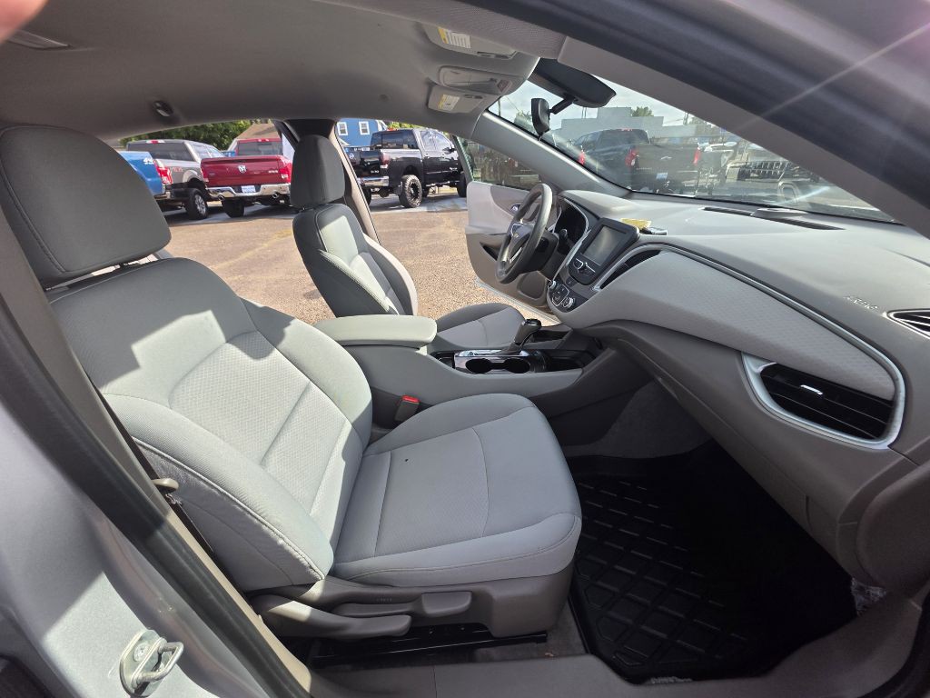 2017 Chevrolet Malibu Image 15