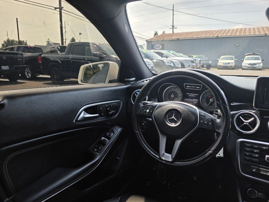 2014 Mercedes-Benz CLA-Class Image 11