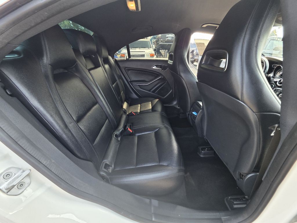 2014 Mercedes-Benz CLA-Class Image 15