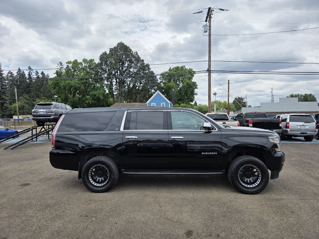 2019 Chevrolet Suburban Image 4