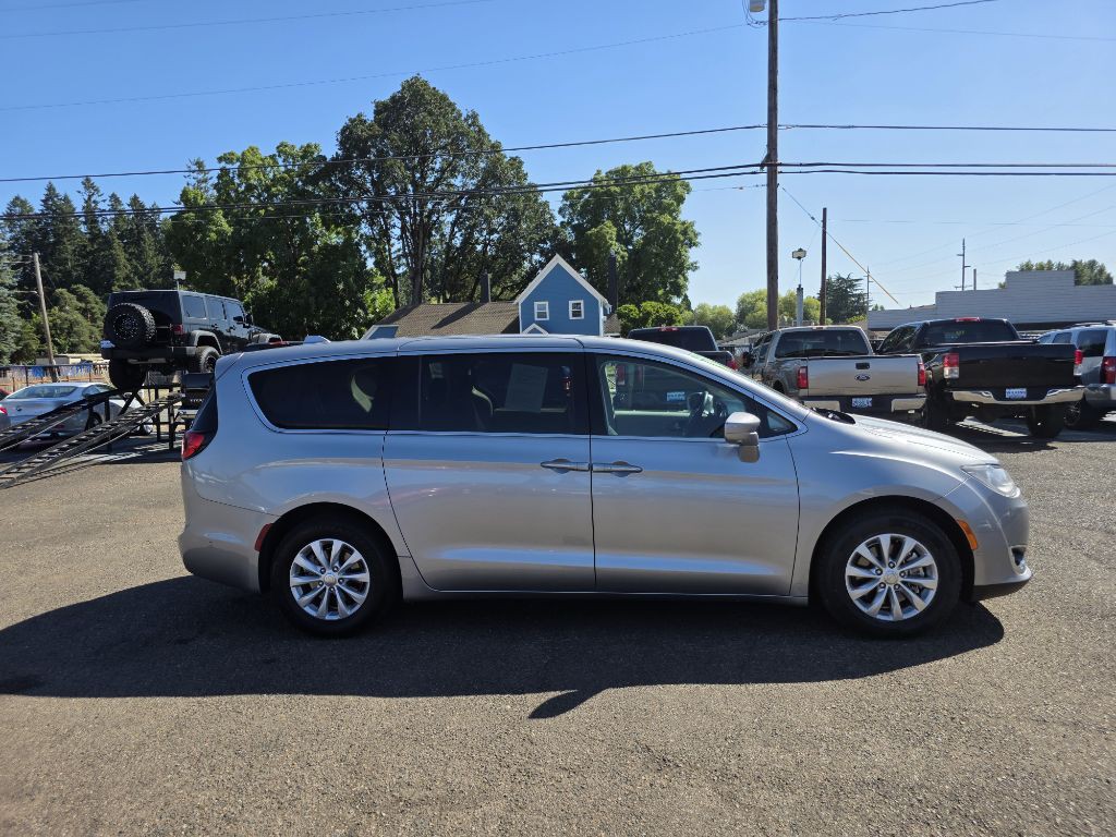 2019 Chrysler Pacifica Image 4