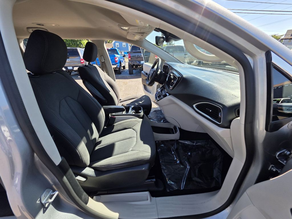 2019 Chrysler Pacifica Image 15