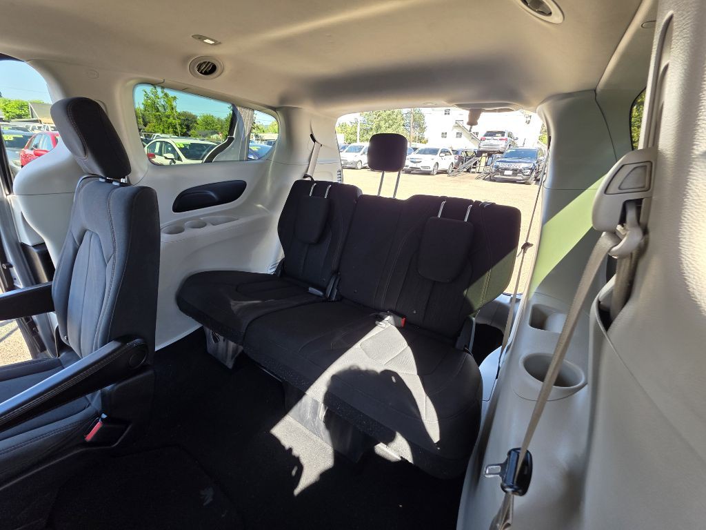 2019 Chrysler Pacifica Image 18