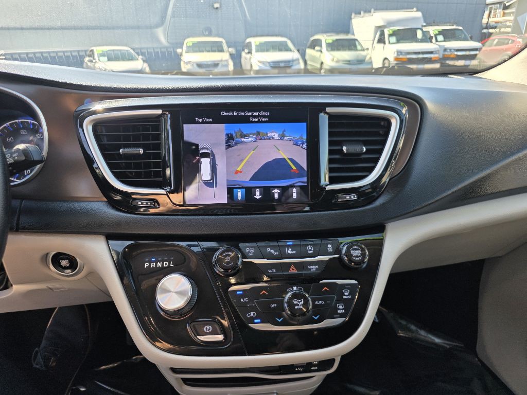 2019 Chrysler Pacifica Image 21