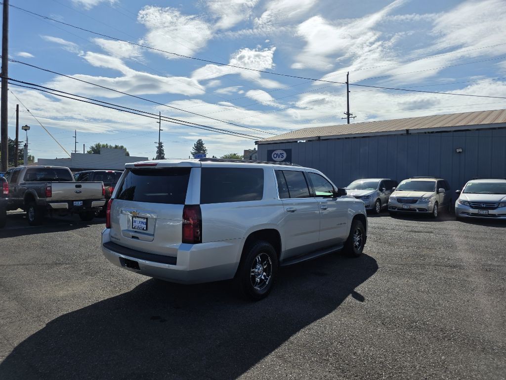 2015 Chevrolet Suburban Image 5