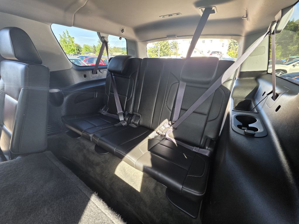 2015 Chevrolet Suburban Image 19
