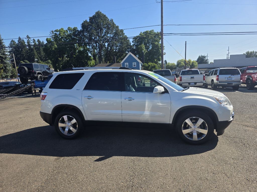 2011 GMC Acadia Image 3