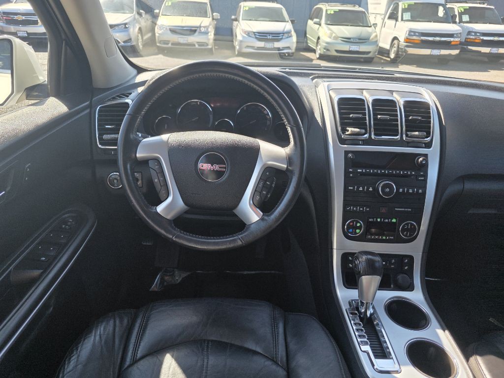 2011 GMC Acadia Image 11