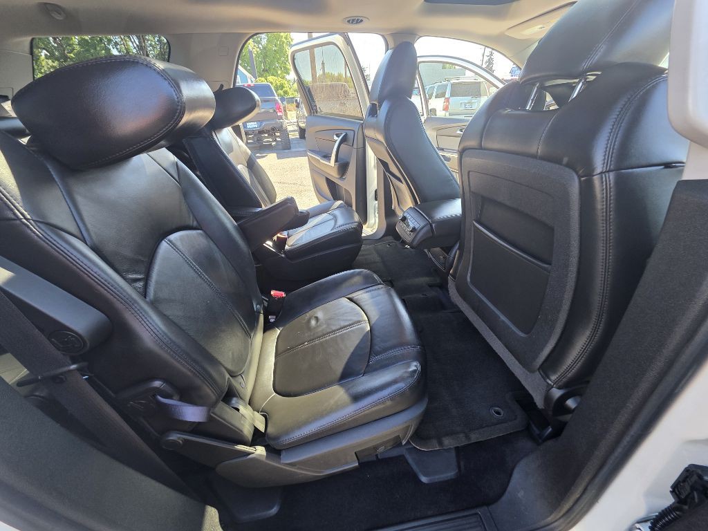 2011 GMC Acadia Image 18