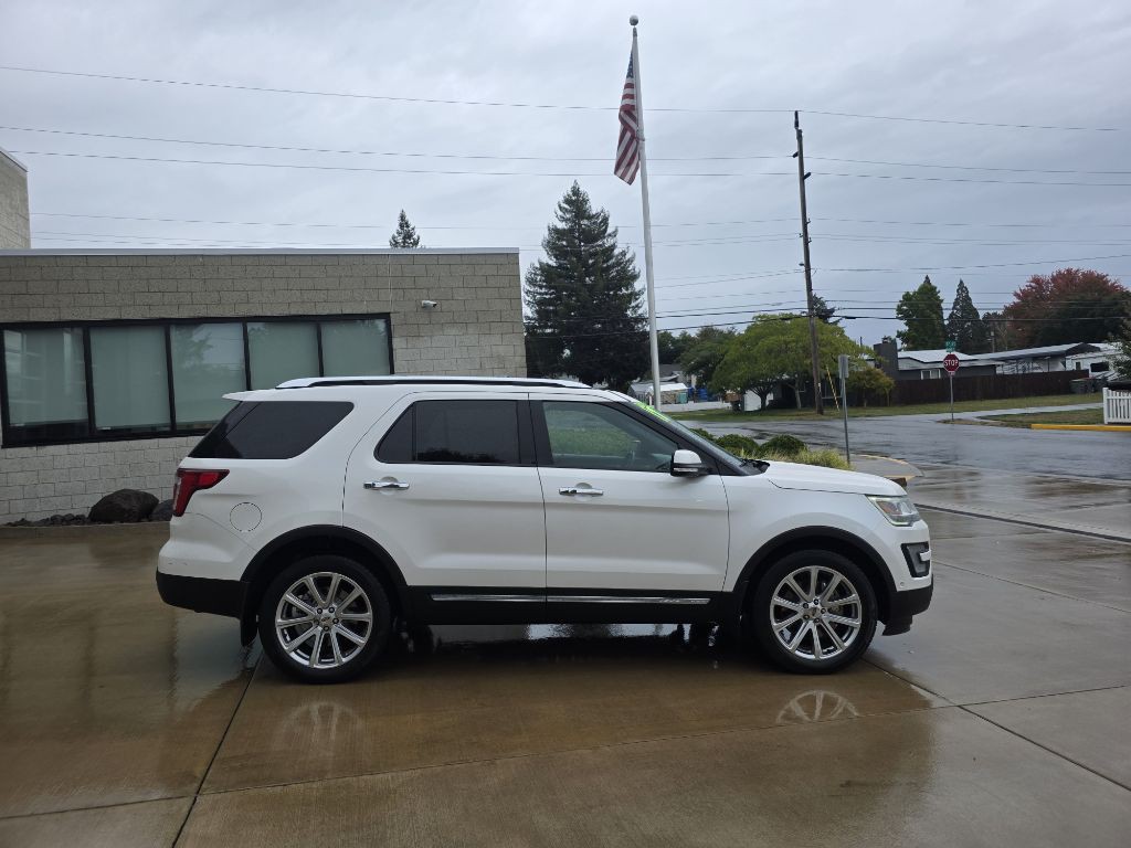2017 Ford Explorer Image 4