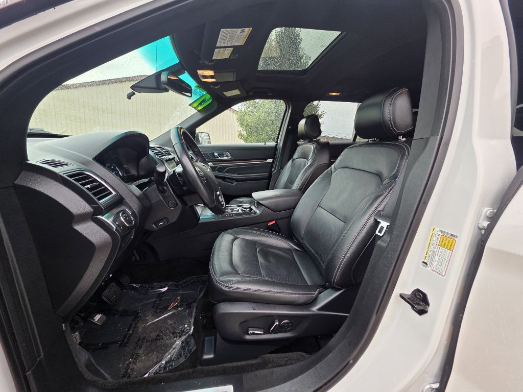 2017 Ford Explorer Image 17