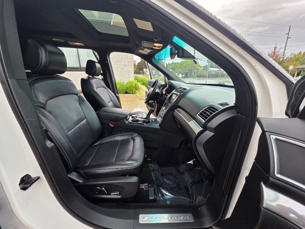 2017 Ford Explorer Image 18