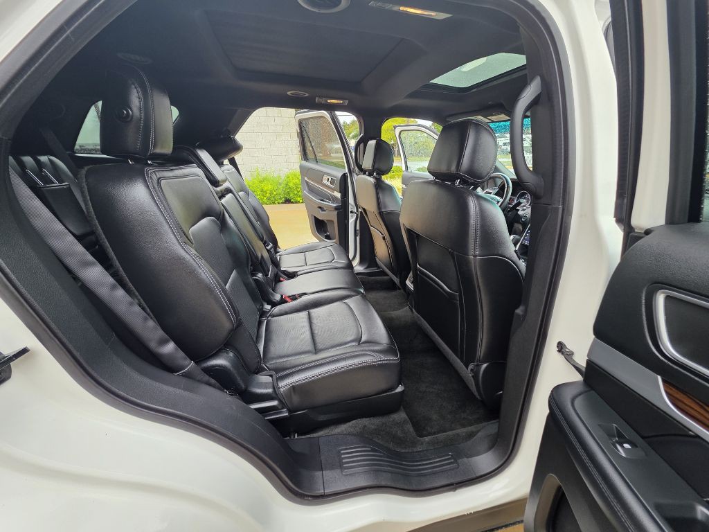 2017 Ford Explorer Image 19