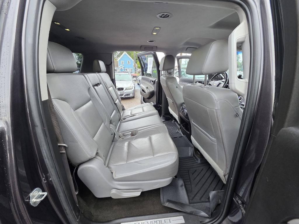 2016 Chevrolet Suburban Image 16
