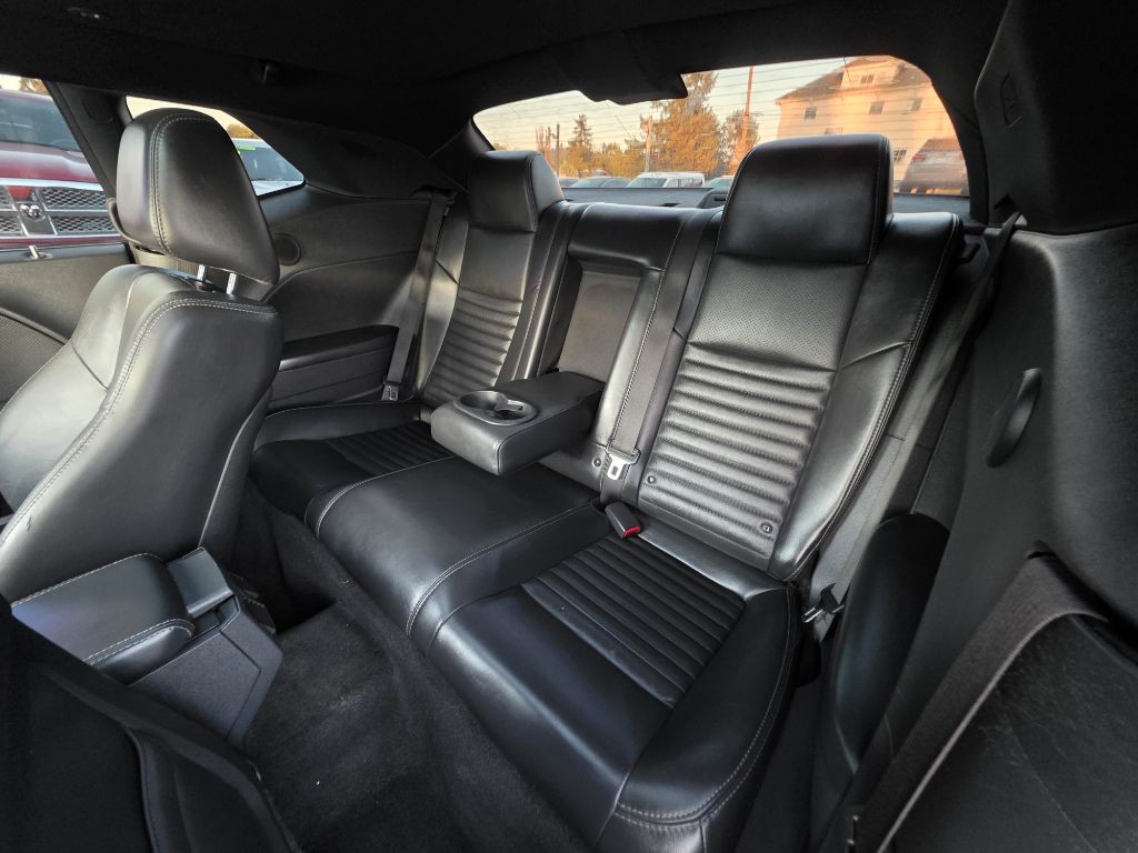 2014 Dodge Challenger Image 11