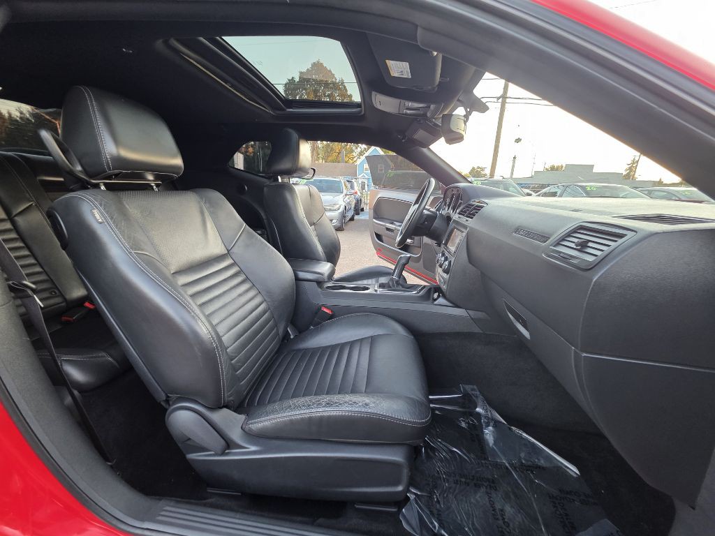 2014 Dodge Challenger Image 13