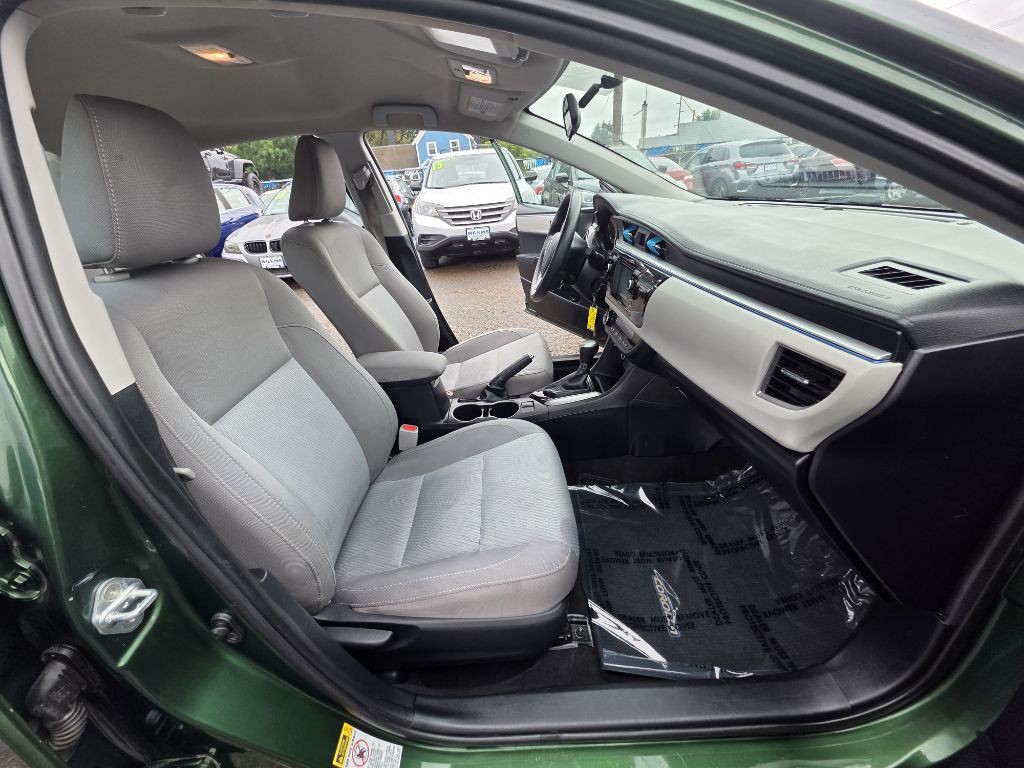 2016 Toyota Corolla Image 16