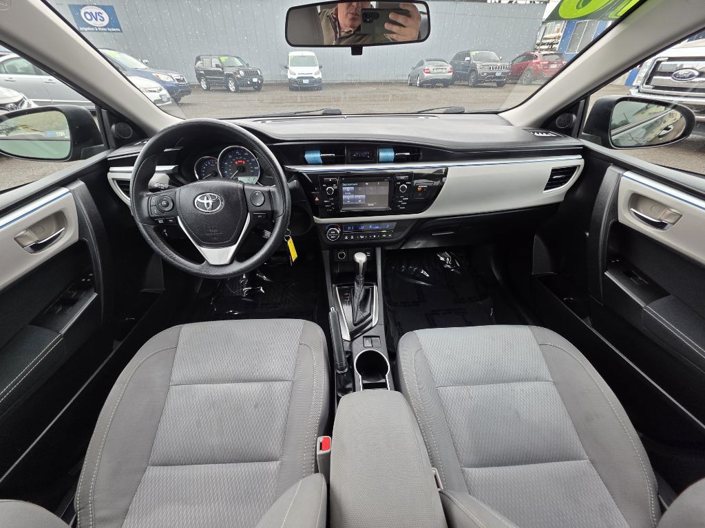 2016 Toyota Corolla Image 9