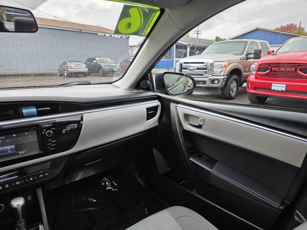 2016 Toyota Corolla Image 14