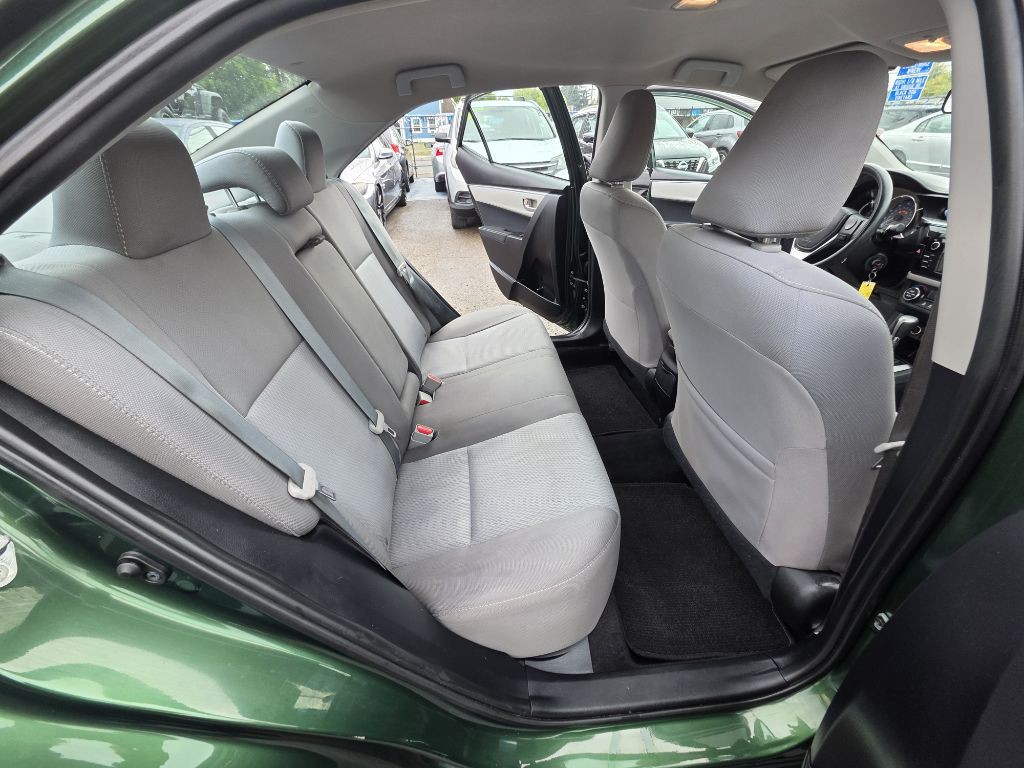 2016 Toyota Corolla Image 18