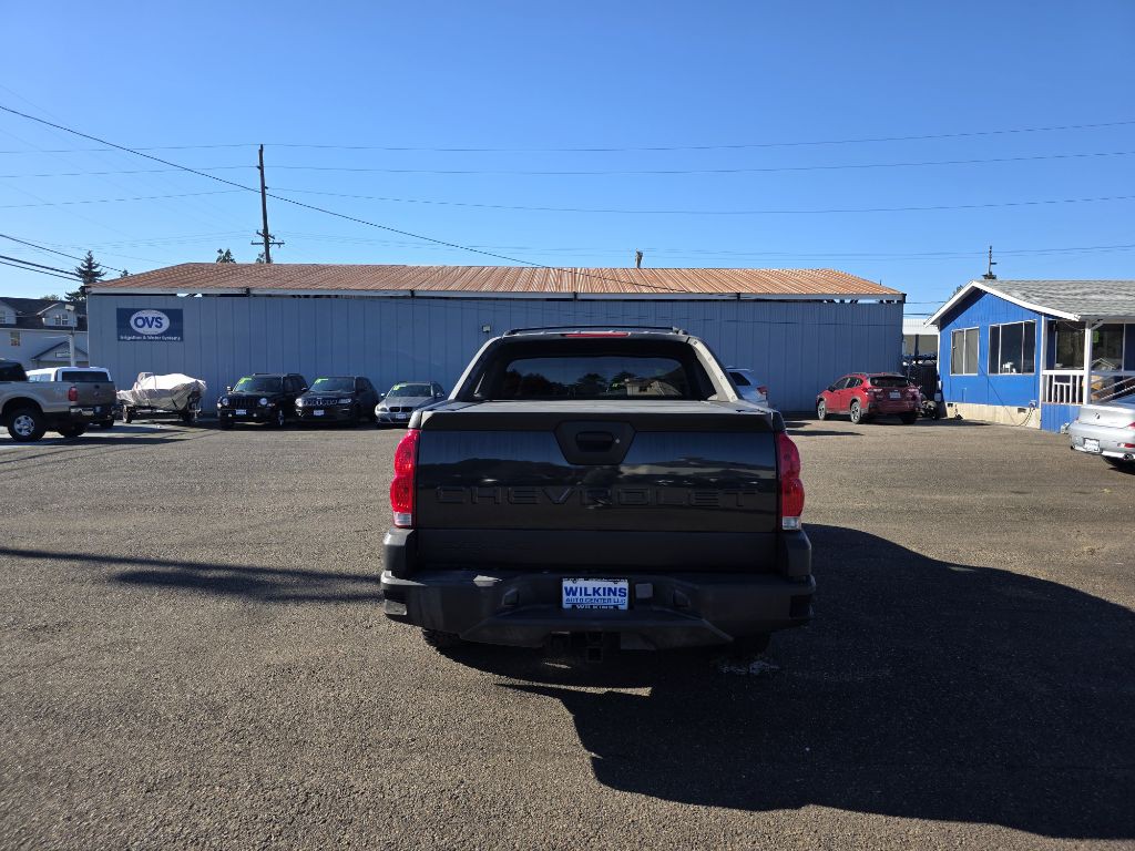 2003 Chevrolet Avalanche Image 6
