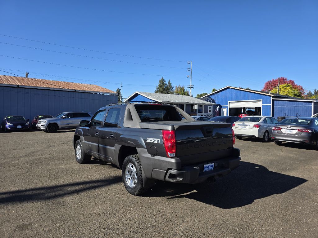 2003 Chevrolet Avalanche Image 8