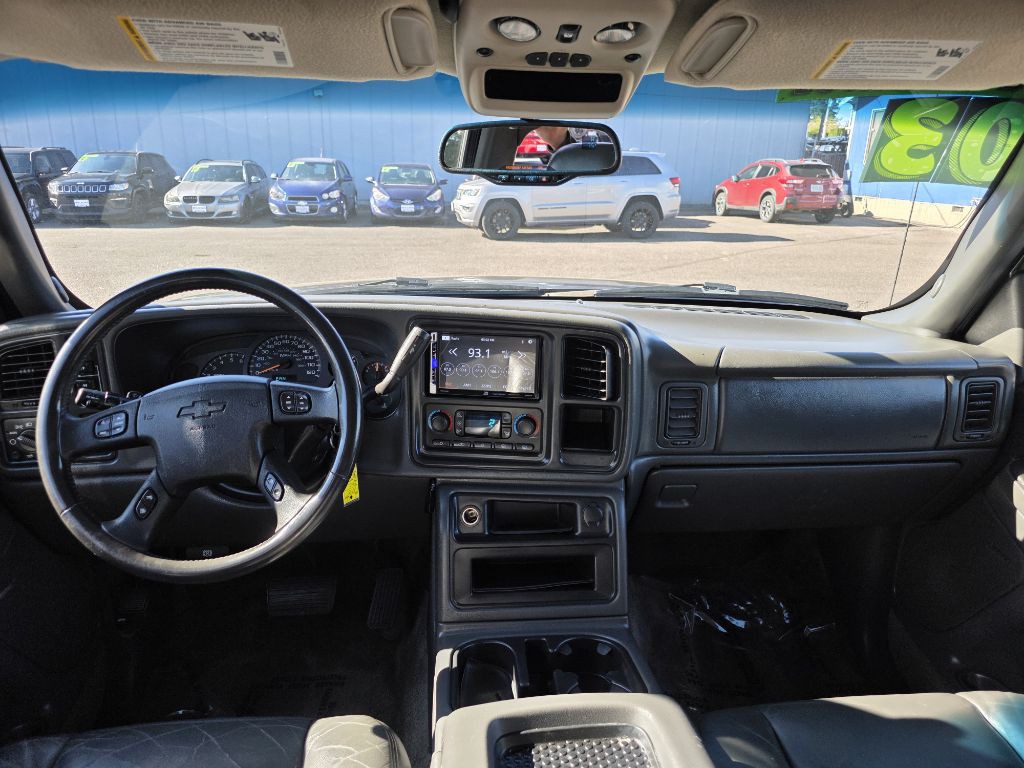 2003 Chevrolet Avalanche Image 9