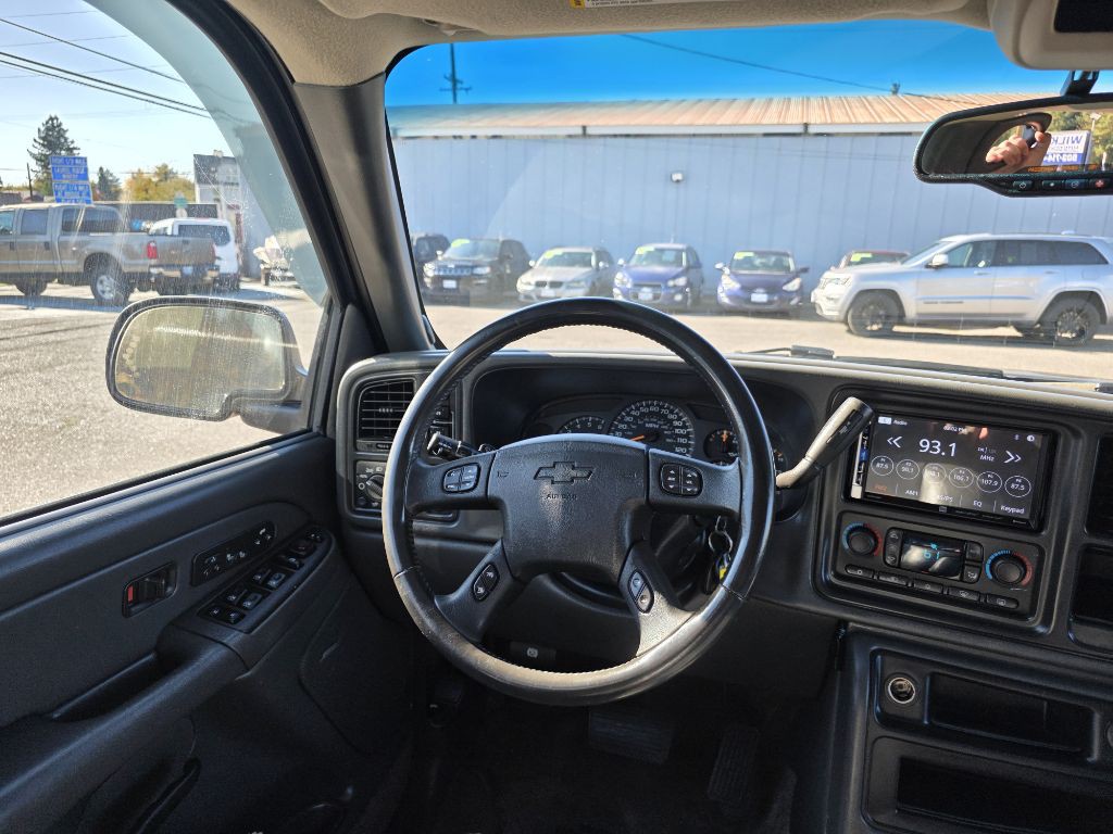 2003 Chevrolet Avalanche Image 13