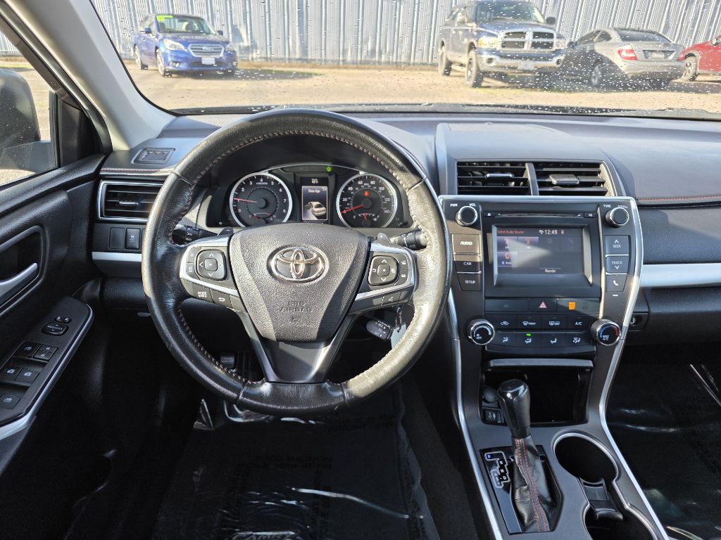 2015 Toyota Camry Image 11