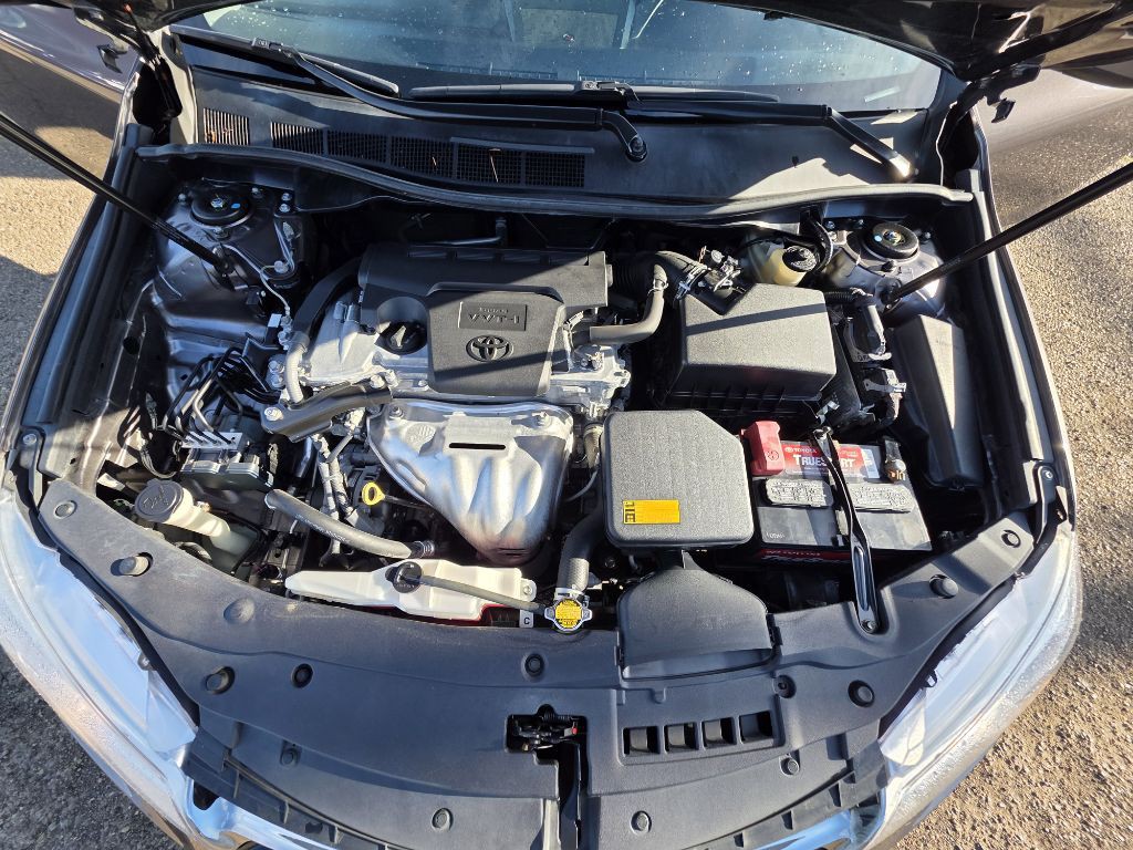 2015 Toyota Camry Image 20