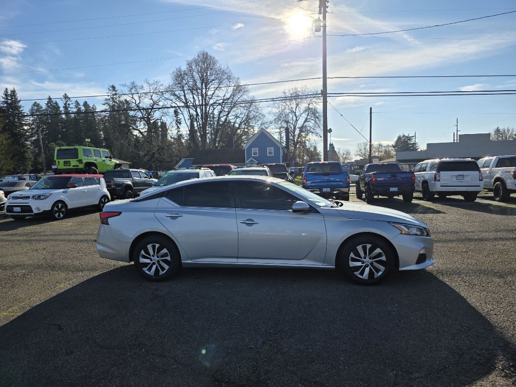 2020 Nissan Altima Image 4