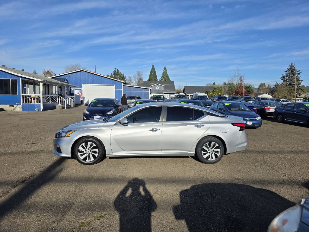 2020 Nissan Altima Image 8