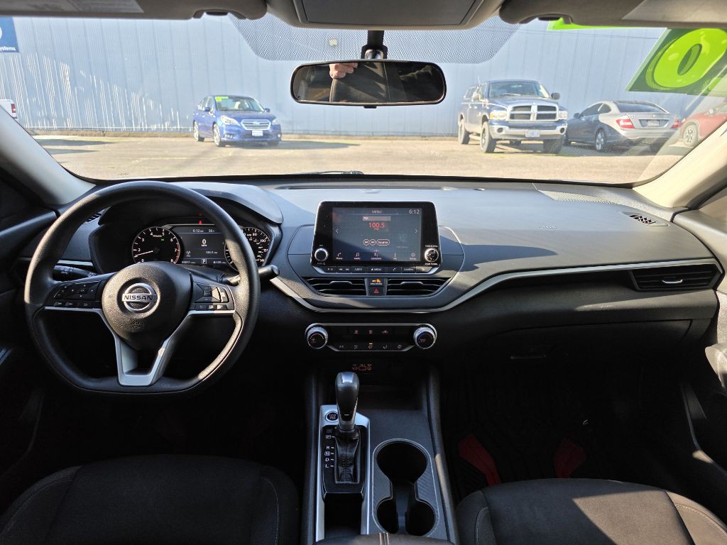 2020 Nissan Altima Image 9