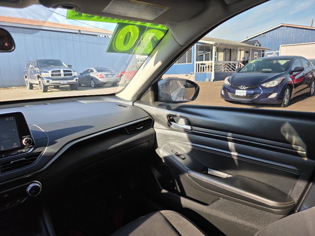 2020 Nissan Altima Image 11