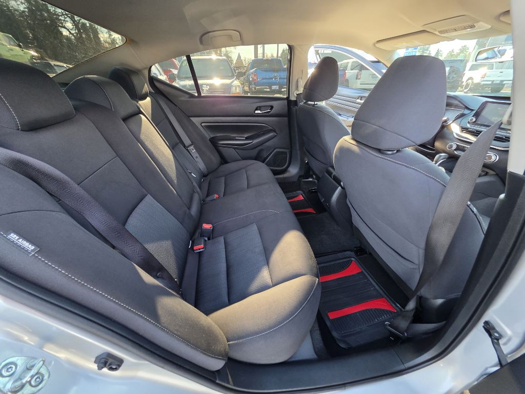 2020 Nissan Altima Image 16