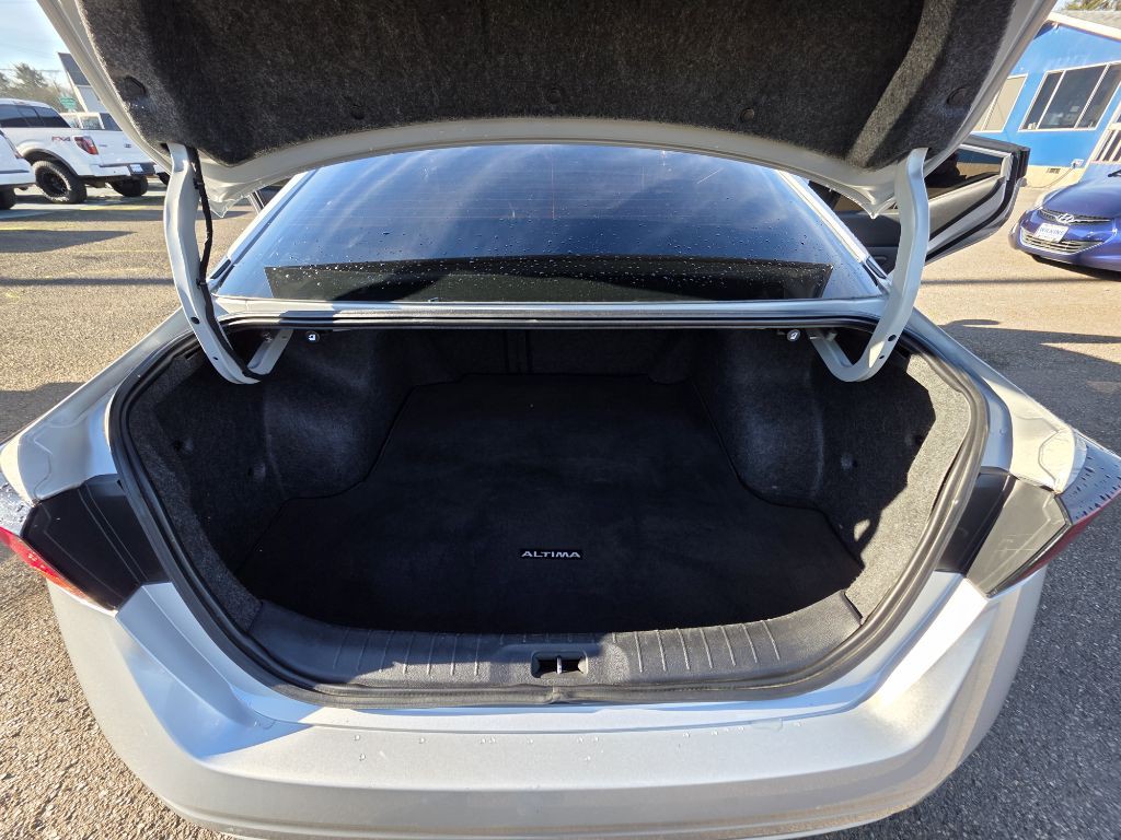 2020 Nissan Altima Image 17