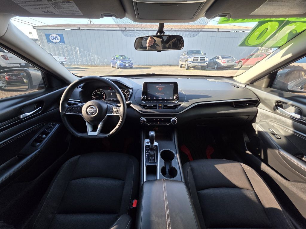 2020 Nissan Altima Image 9