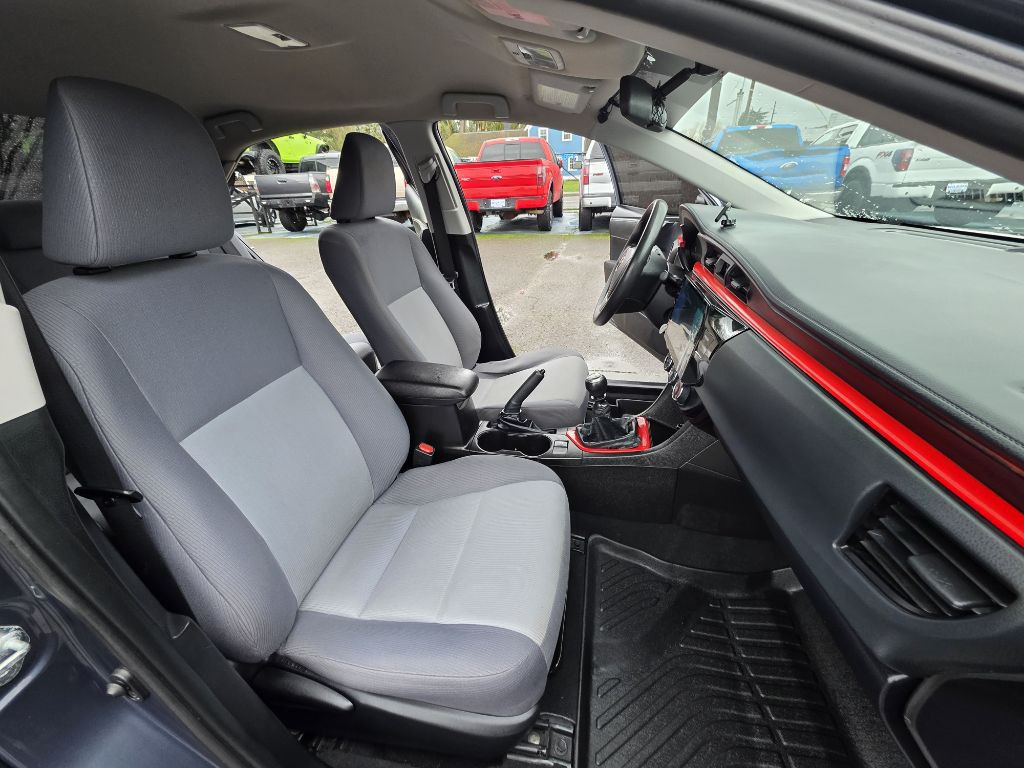 2016 Toyota Corolla Image 19