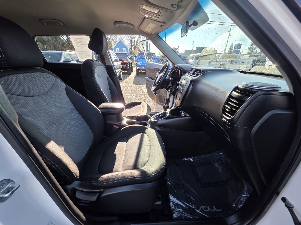 2017 Kia Soul Image 16