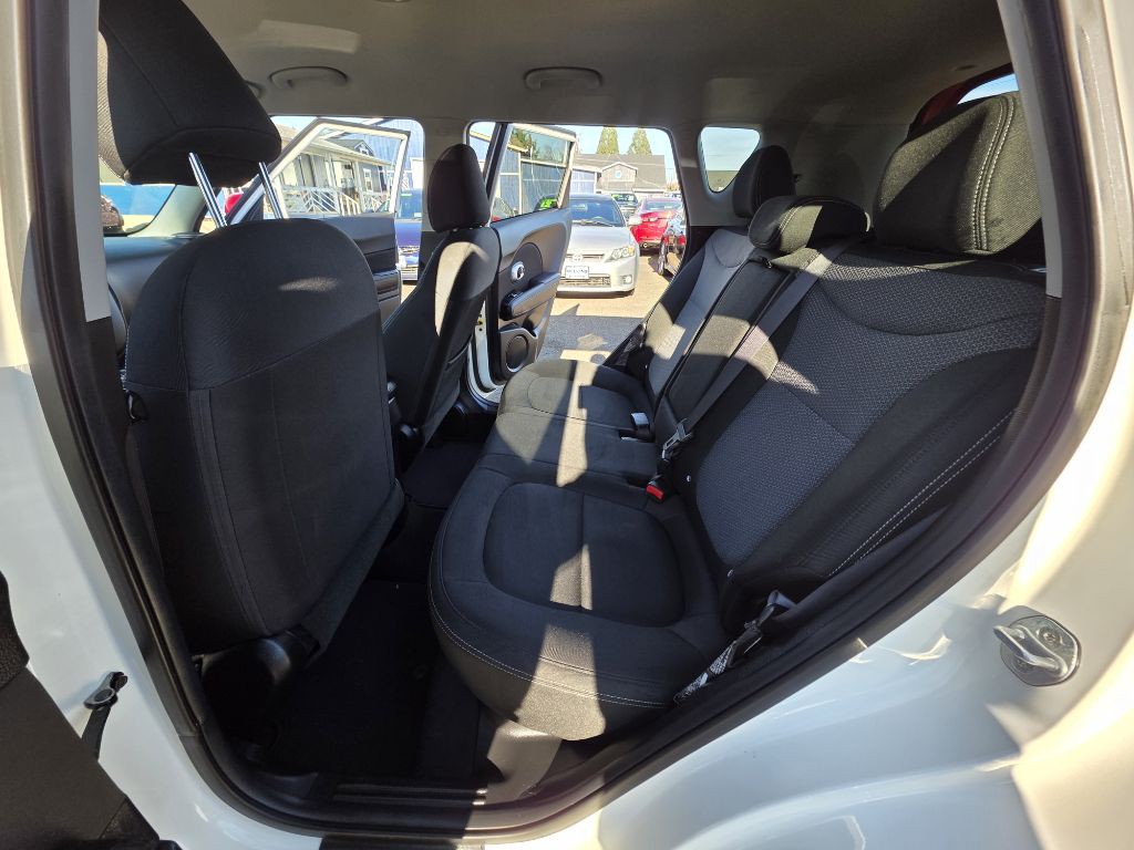 2017 Kia Soul Image 18